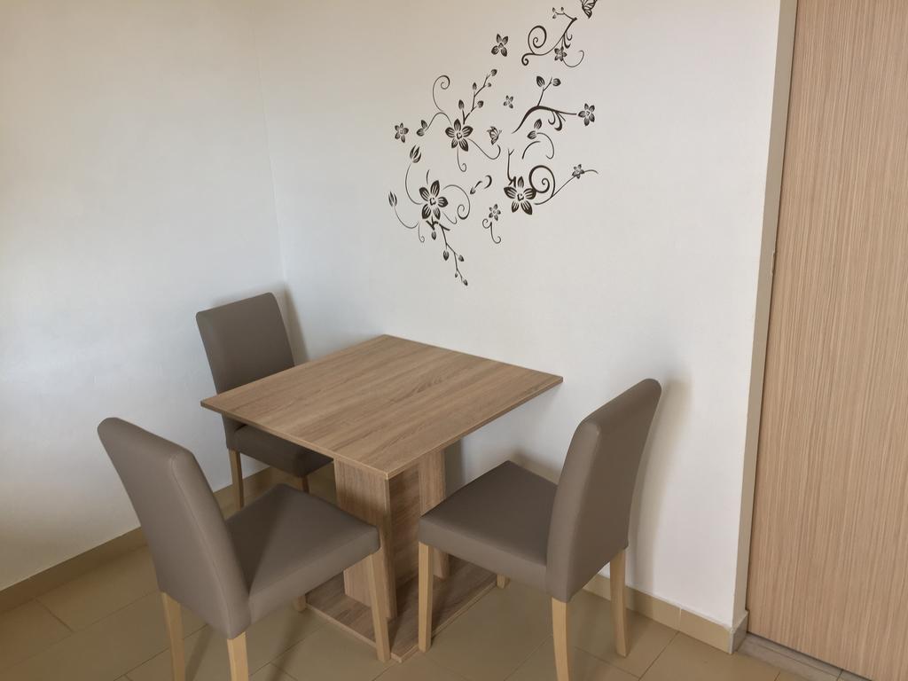 Apartments Lolo Privlaka  Eksteriør bilde